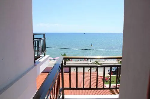 Star Makrigialos