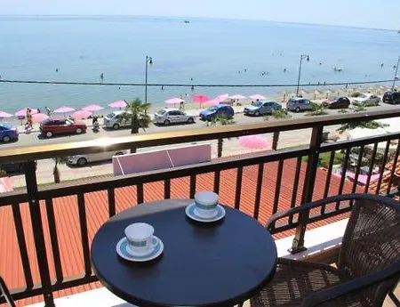 Star - Beachfront Nests Apartament *