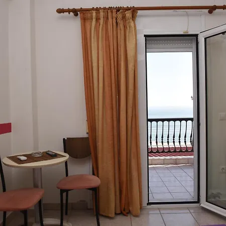 Star - Beachfront Nests Apartament Makrygialos