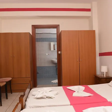 Star ماكريغيالوس