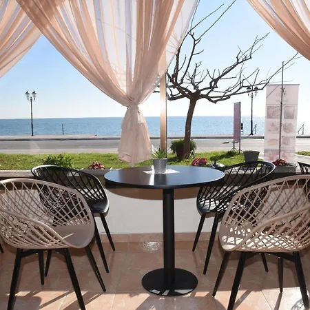 Apartament Star - Beachfront Nests *